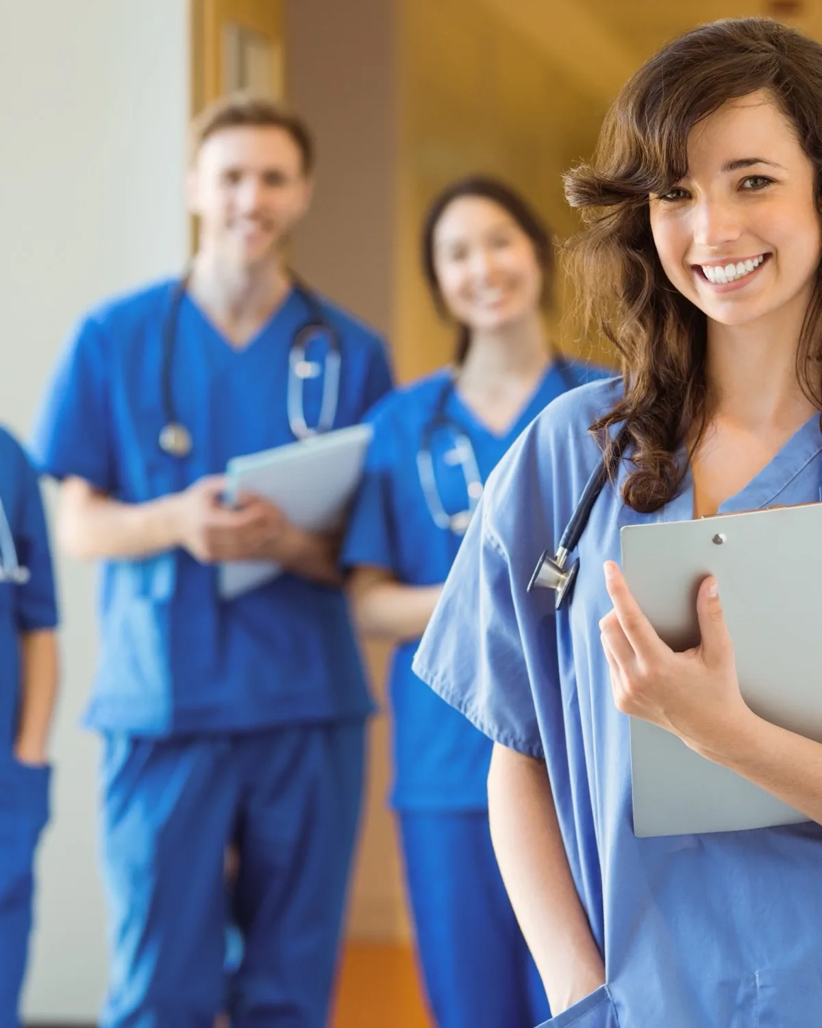Professionisti sanitari sorridenti